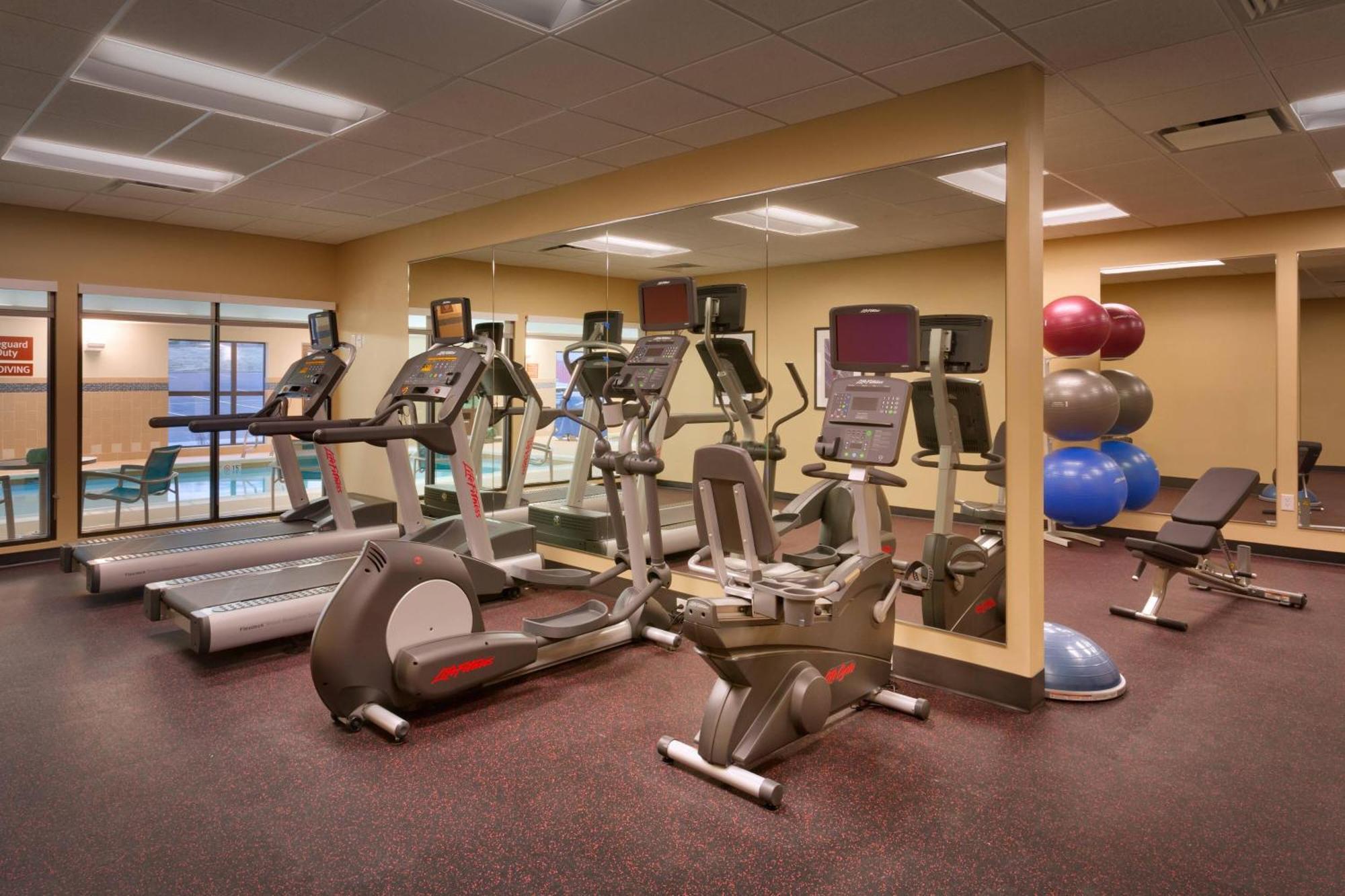 Towneplace Suites By Marriott Dickinson Extérieur photo