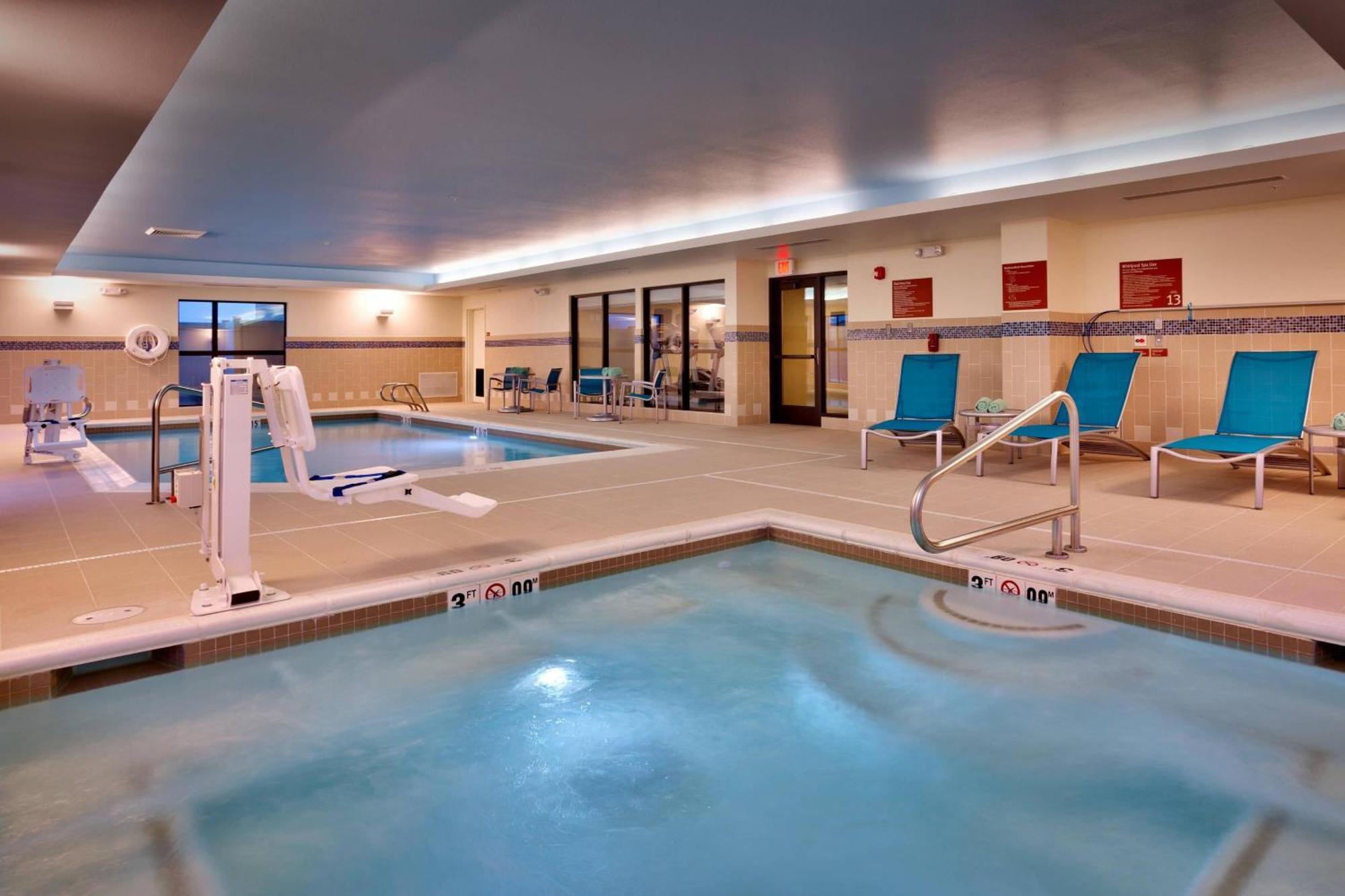 Towneplace Suites By Marriott Dickinson Extérieur photo