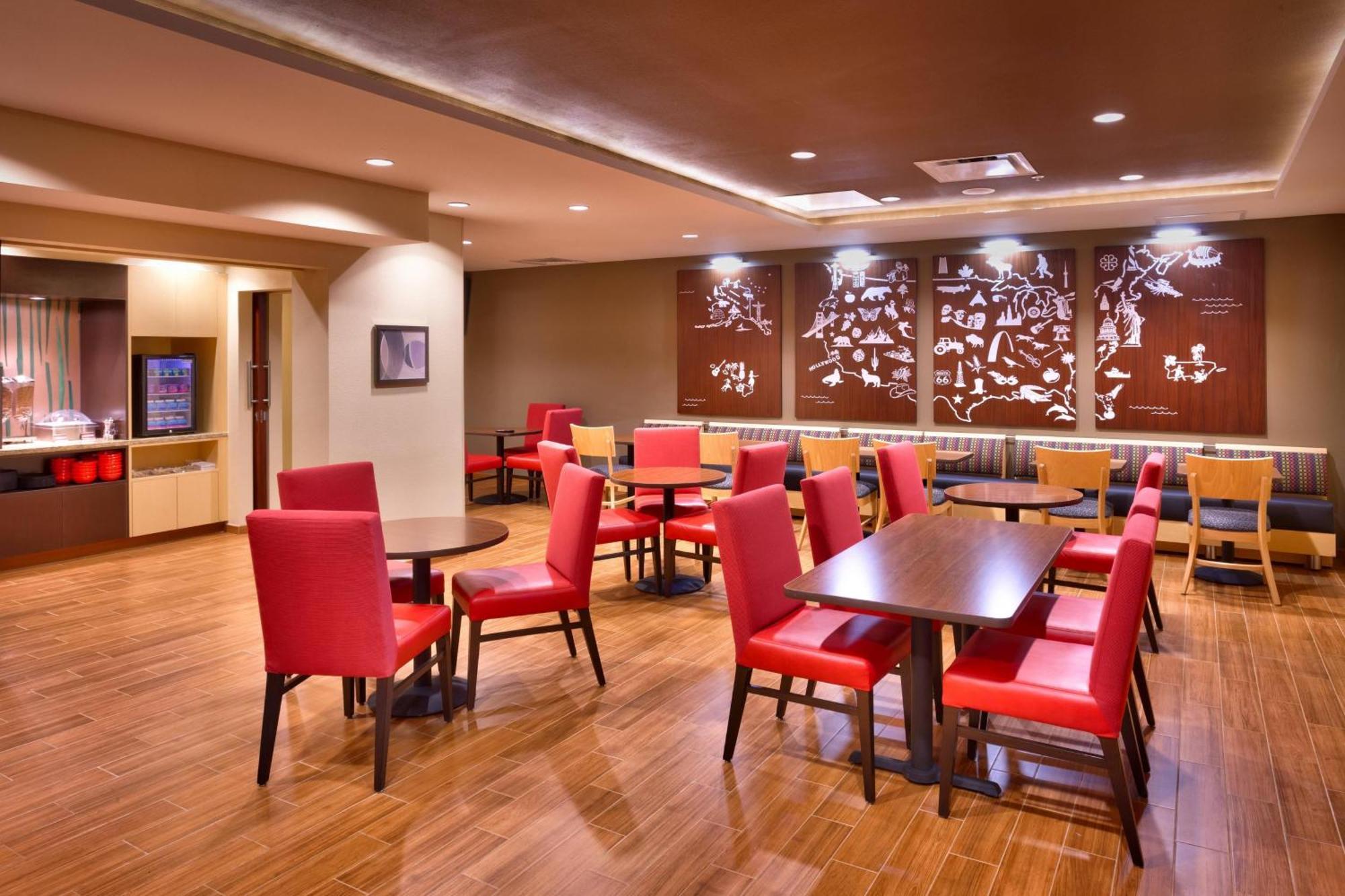 Towneplace Suites By Marriott Dickinson Extérieur photo