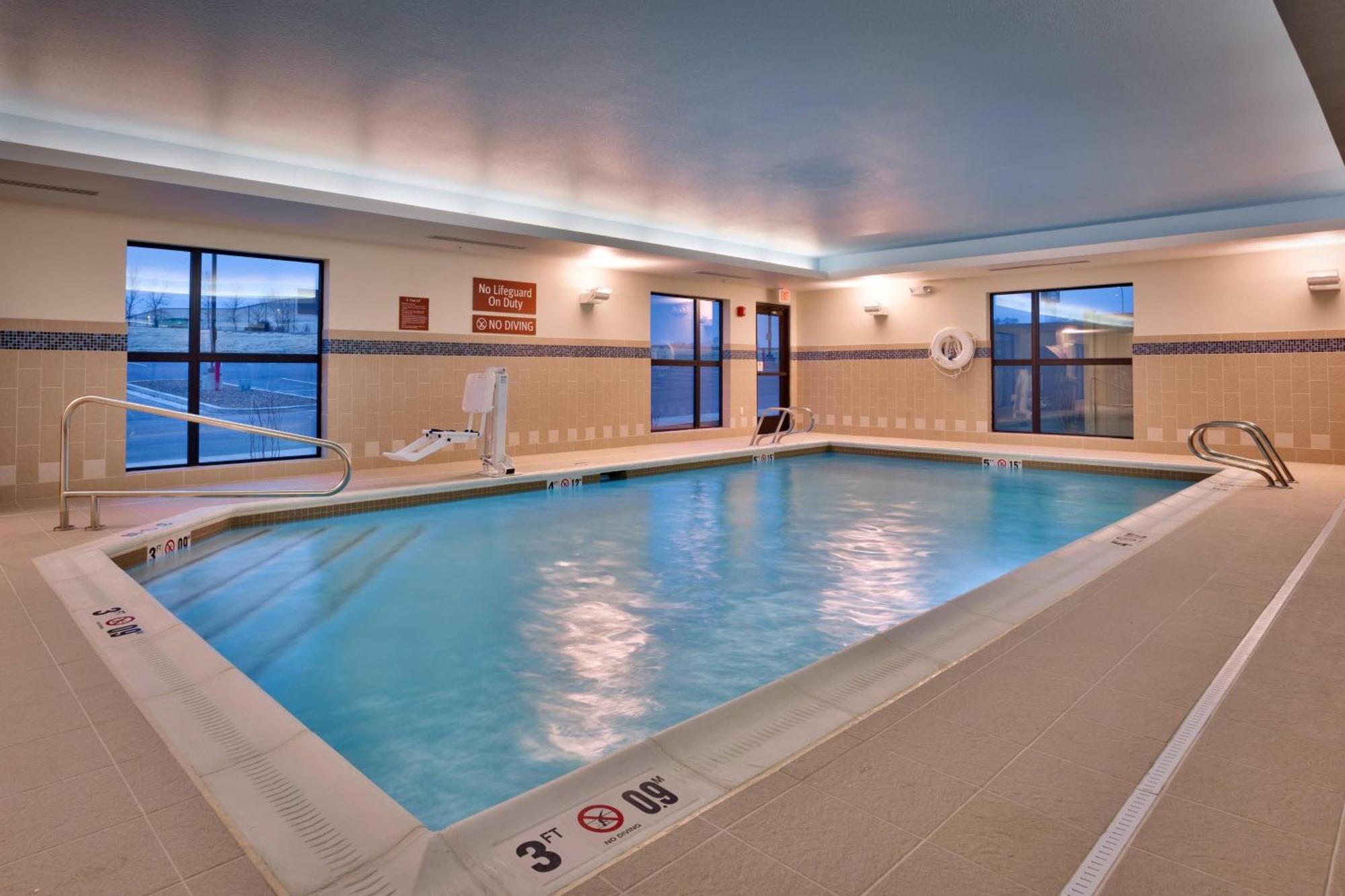 Towneplace Suites By Marriott Dickinson Extérieur photo